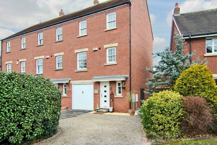 3 Bedroom House To Rent In Cotton Close, Alrewas, DE13