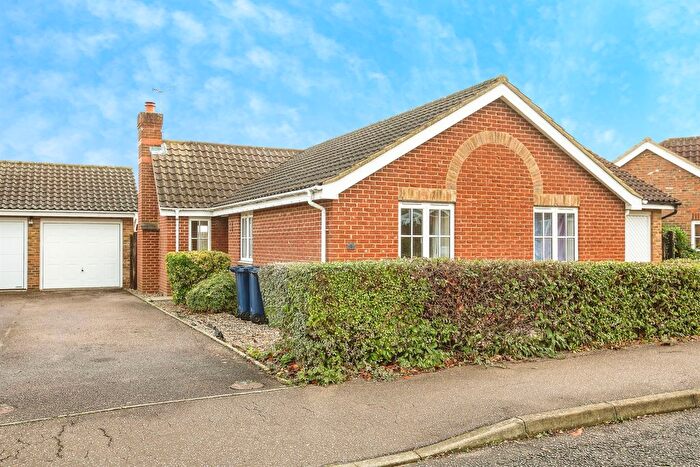 2 Bedroom Detached Bungalow For Sale In Hayman's Way, Papworth Everard, Cambridge, CB23