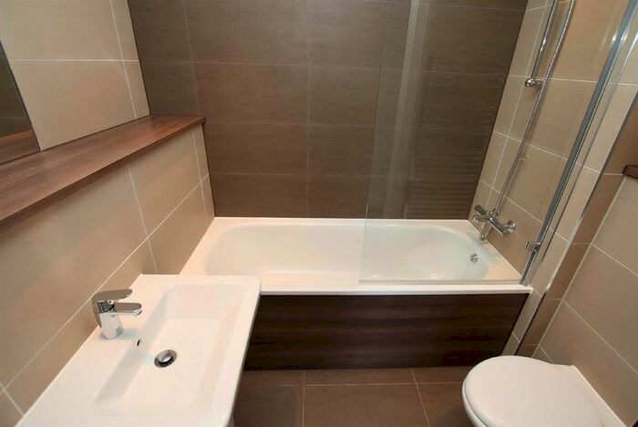 3 Bedroom Flat To Rent In The Riley Building, Derwent Street, Salford, M5