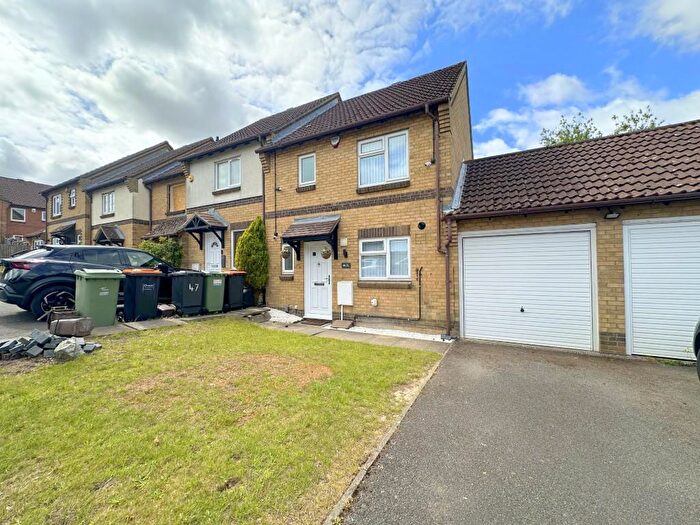 3 Bedroom End Of Terrace House To Rent In The Belfry, Bushmead, Luton, LU2