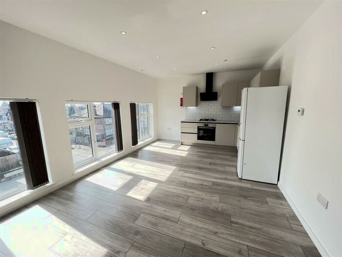 1 Bedroom Flat To Rent In High Road, Chadwell Heath, RM6