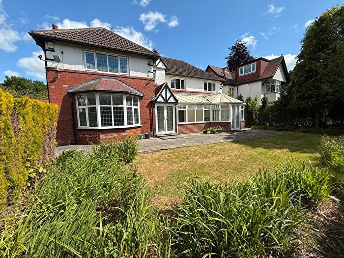 5 Bedroom Detached House To Rent In Harrogate Road, Leeds, West Yorkshire, LS17