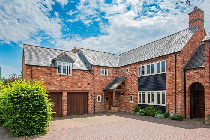 5 Bedroom Detached House For Sale In Norlinton Close, Orlingbury, NN14