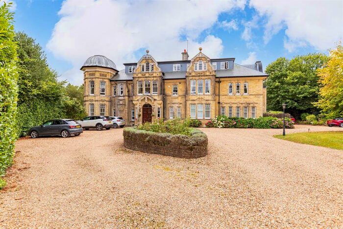 2 Bedroom Apartment To Rent In Fordingbridge, SP6