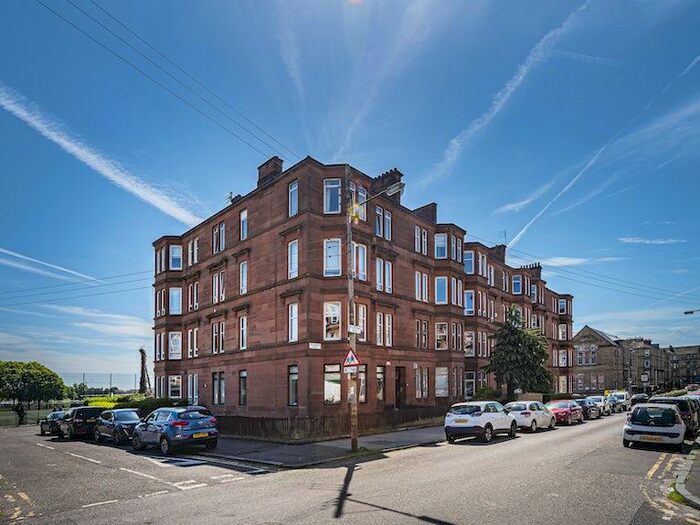 2 Bedroom Apartment To Rent In Meadowpark Street, Dennistoun, G31