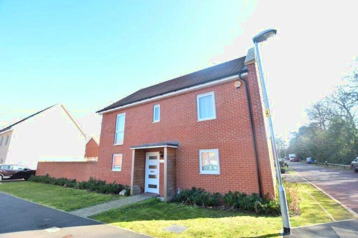 4 Bedroom Detached House To Rent In Jaguar Lane, Bracknell, Berkshire, RG12