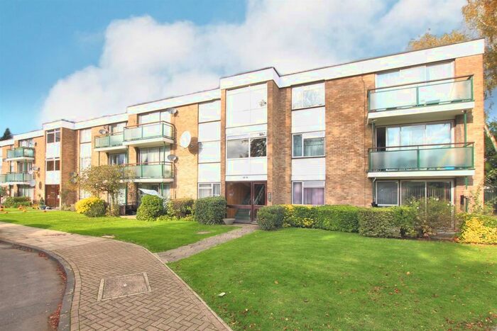 2 Bedroom Flat To Rent In Wheatlands, Heston, TW5