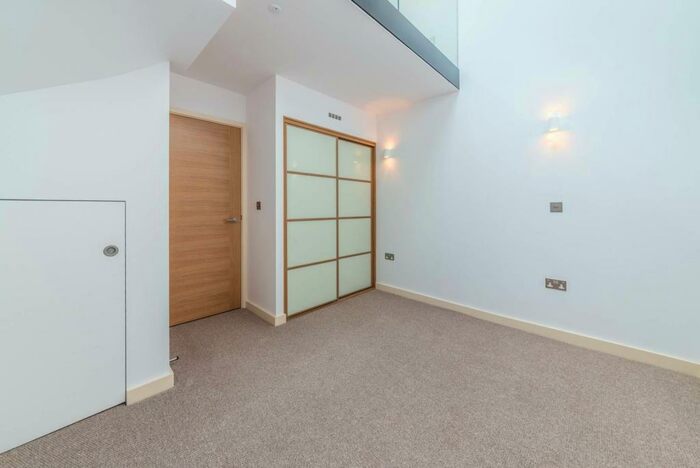 1 Bedroom Flat To Rent In Highgate Road, Kentish Town, London, NW5