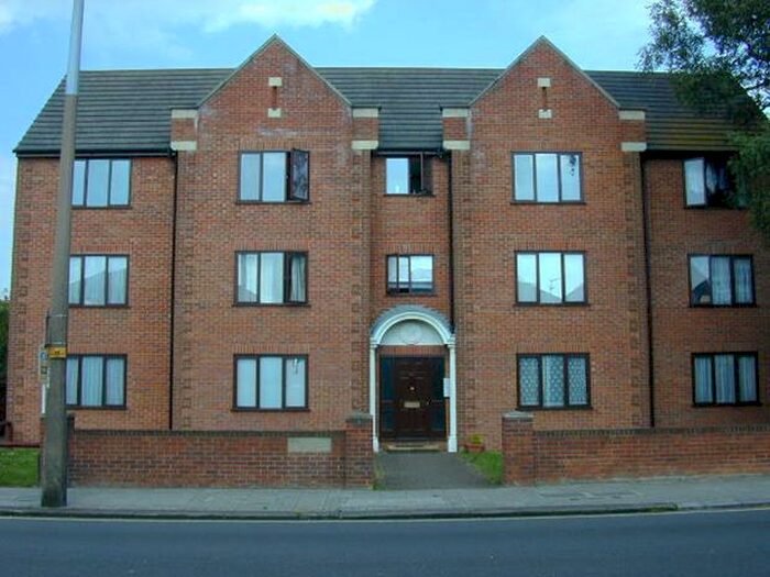 Studio To Rent In Beaumont House, Shakespeare Road, MK40