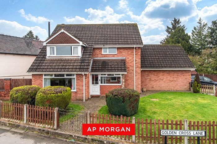 3 Bedroom Detached House For Sale In Golden Cross Lane, Catshill, Bromsgrove, Worcestershire, B61