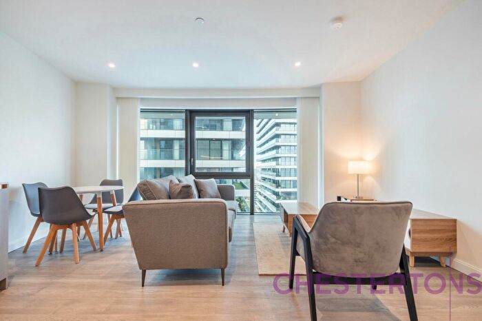 1 Bedroom Flat To Rent In Aspen, Consort Place, E14