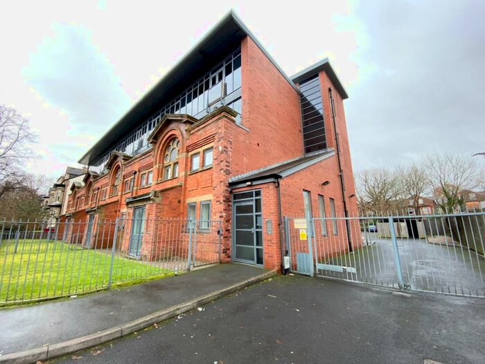 2 Bedroom Flat To Rent In Range Road, Manchester, M16