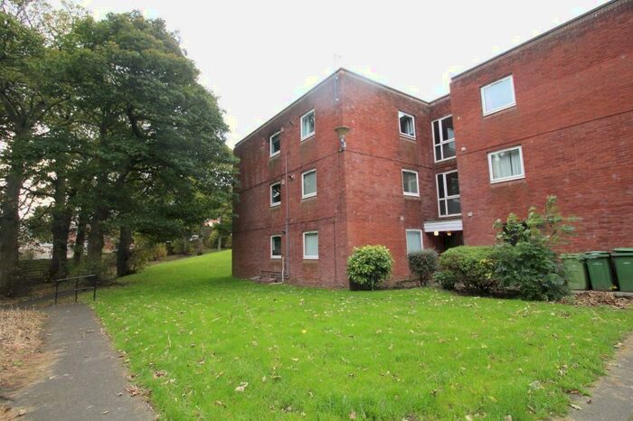 3 Bedroom Flat To Rent In Lofthill, Sunderland, Tyne And Wear, SR3