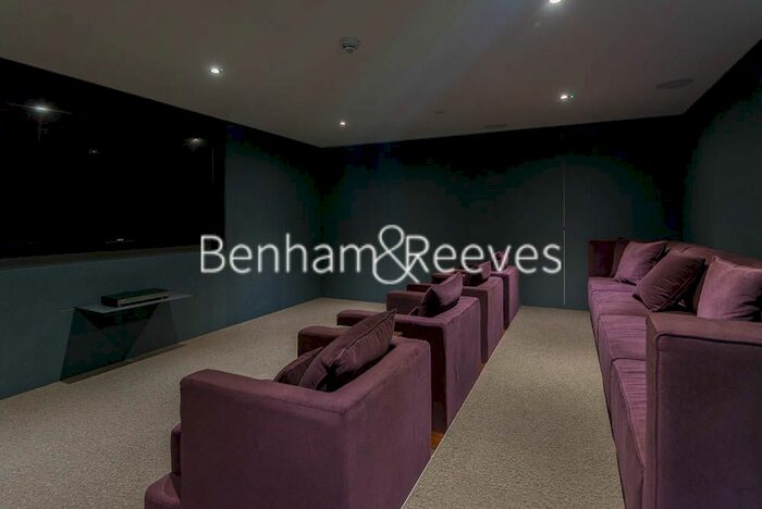1 Bedroom Flat To Rent In Southwark Bridge Road, Borough, SE1