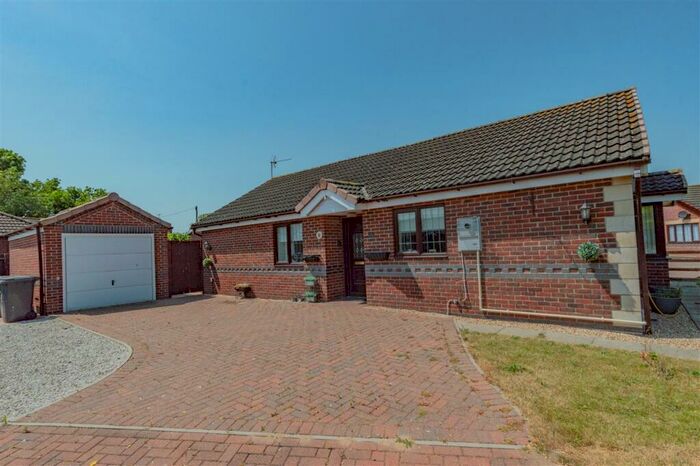 3 Bedroom Bungalow For Sale In Golden Close, Anwick, NG34