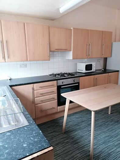 6 Bedroom Semi Detached House To Rent In Latchmere Road, Manchester, M14