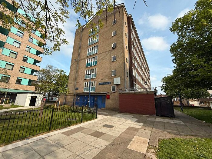 2 Bedroom Flat To Rent In Heylyn Square, London, E3