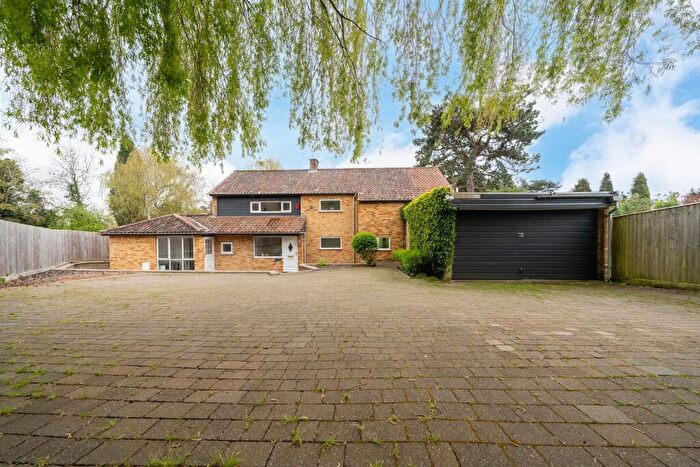 4 Bedroom House For Sale In Red House Lane, Almondsbury, Bristol, BS32