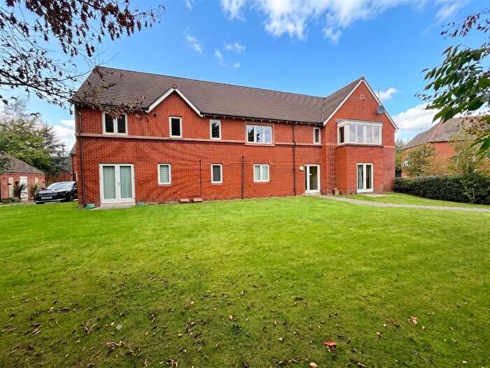 2 Bedroom Flat For Sale In Turnbull Road, Altrincham, WA14