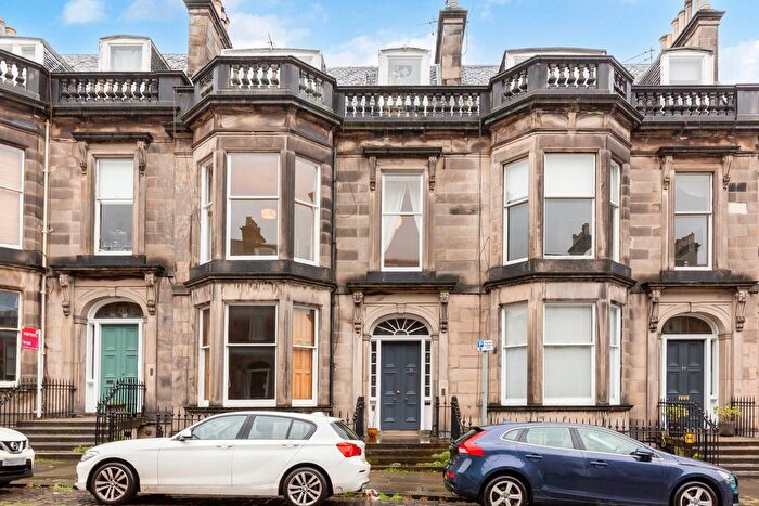 2 Bedroom Flat For Sale In / Coates Gardens, Edinburgh, EH12