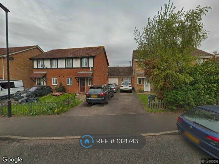4 Bedroom Semi-Detached House To Rent In Westmacott Drive, Feltham TW14