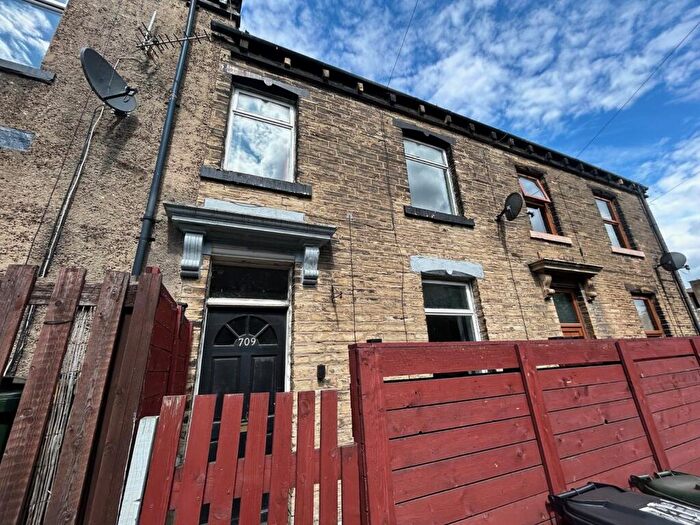 3 Bedroom Terraced House For Sale In Cleckheaton Road, Oakenshaw, Bradford, BD12
