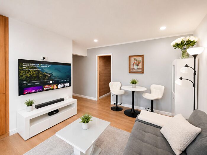 2 Bedroom Flat For Sale In Lambourne Road, Barking, IG11