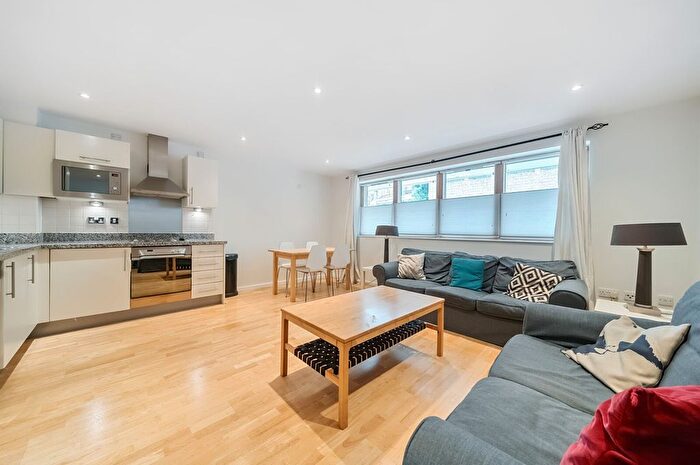 2 Bedroom Flat To Rent In Tay Court, Decima Street, SE1