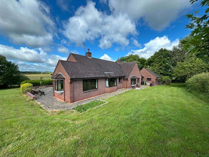 3 Bedroom Detached Bungalow For Sale In Hawford Lock Lane, Claines, WR3