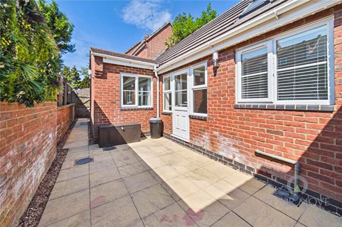 2 Bedroom Flat To Rent In Derby Road, Northampton, NN1