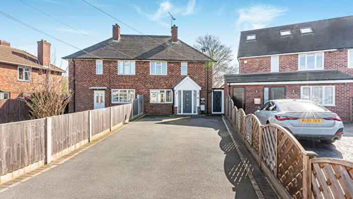 4 Bedroom Semi-Detached House For Sale In Lyndon Road, Solihull, B92