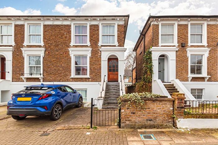 2 Bedroom Flat To Rent In Cambridge Road North, Chiswick, W4