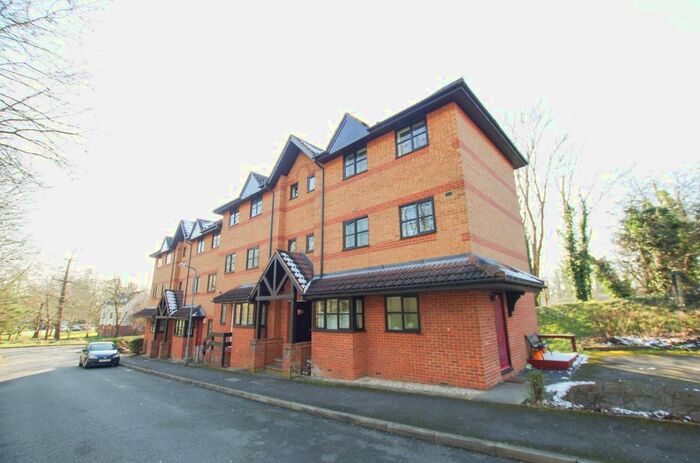 Studio To Rent In Osprey Close, Watford, Hertfordshire, WD25