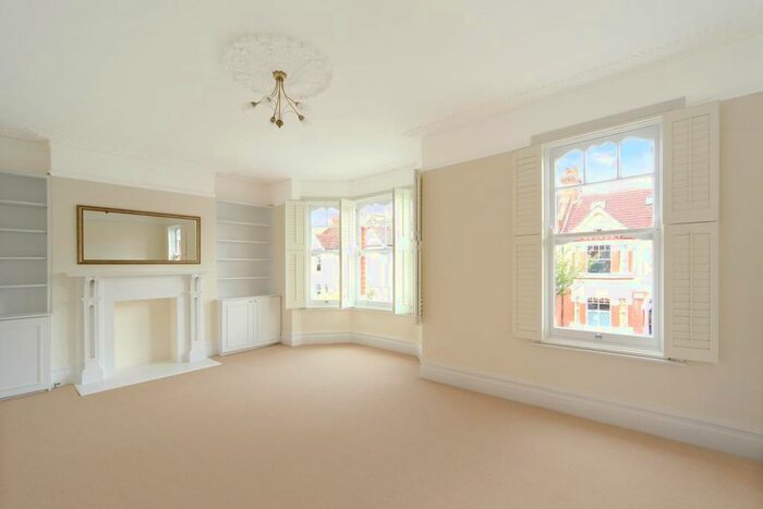 3 Bedroom Maisonette To Rent In Harbord Street, Bishops Park, London, SW6