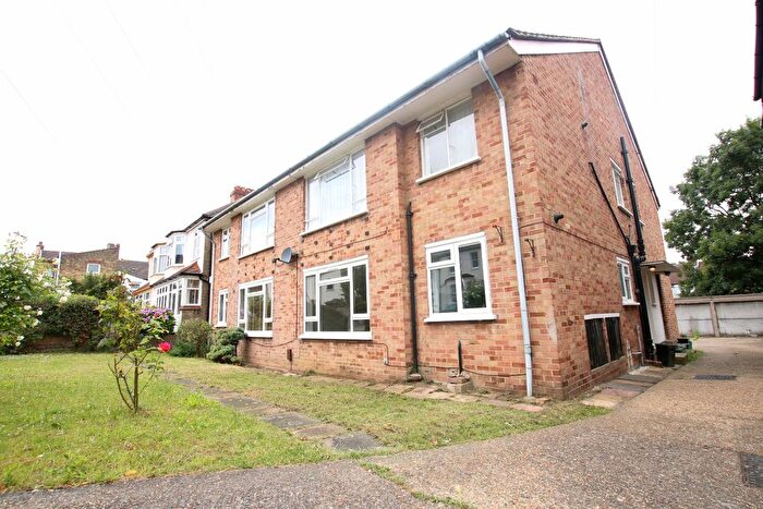 2 Bedroom Flat To Rent In Birkbeck Road, Beckenham, BR3