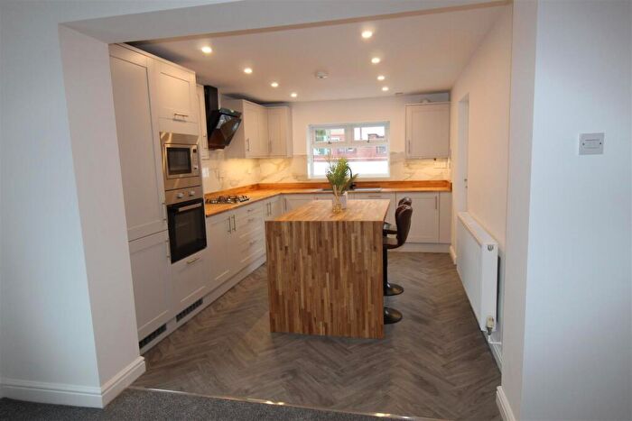 3 Bedroom End Of Terrace House For Sale In Mary Street West, Horwich, Bolton, BL6