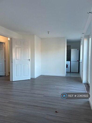 2 Bedroom Flat To Rent In Caversham, Reading, RG4