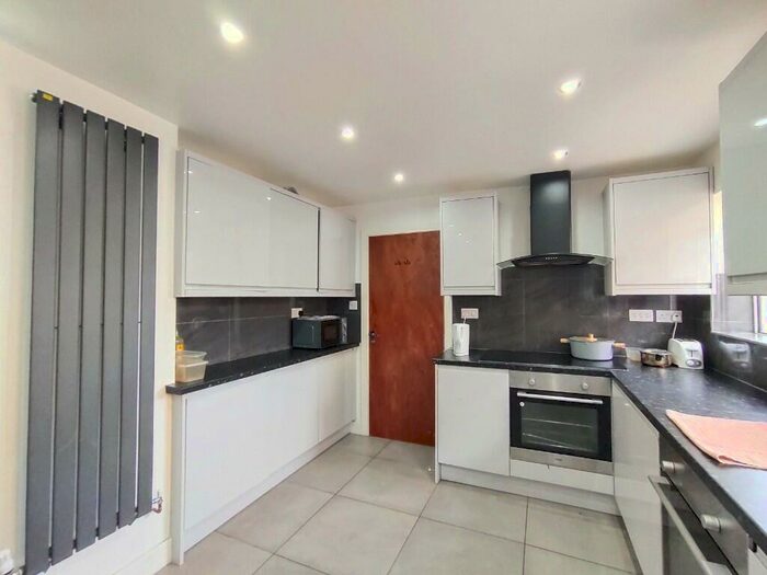 6 Bedroom Semi-Detached House To Rent In Pilkington Close, Bristol, BS34