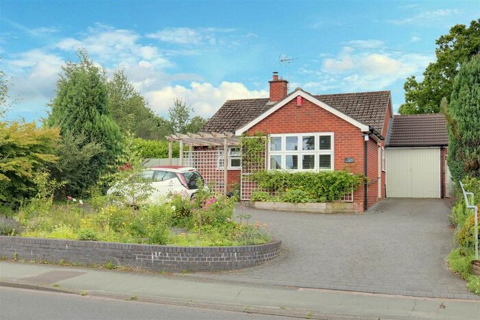 2 Bedroom Detached Bungalow For Sale In Sandbach Road North, Alsager, Stoke-On-Trent, ST7
