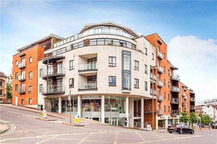 3 Bedroom Flat To Rent In Trinity Gate, Epsom Road, Guildford, Surrey, GU1