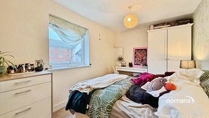 1 Bedroom Apartment For Sale In Englefield Way, Basingstoke, Hampshire, RG24