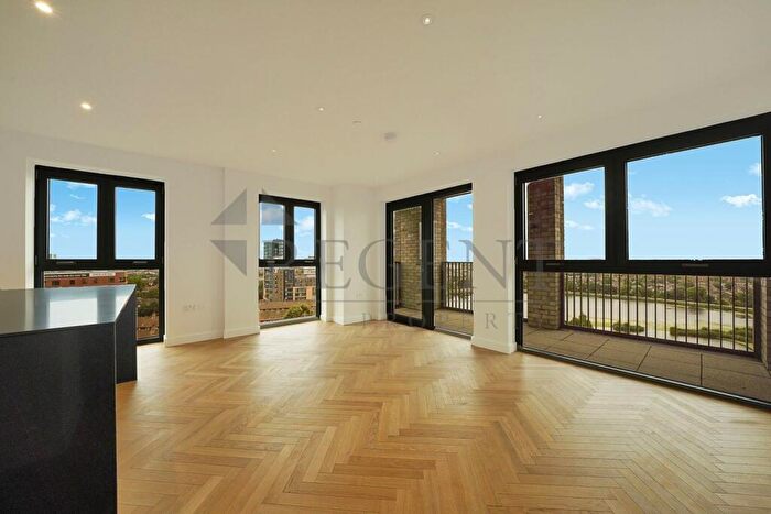 2 Bedroom Apartment To Rent In Emperor Point, Dragonfly Walk, N4