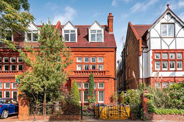 1 Bedroom Flat For Sale In Sutton Court Road, London, W4
