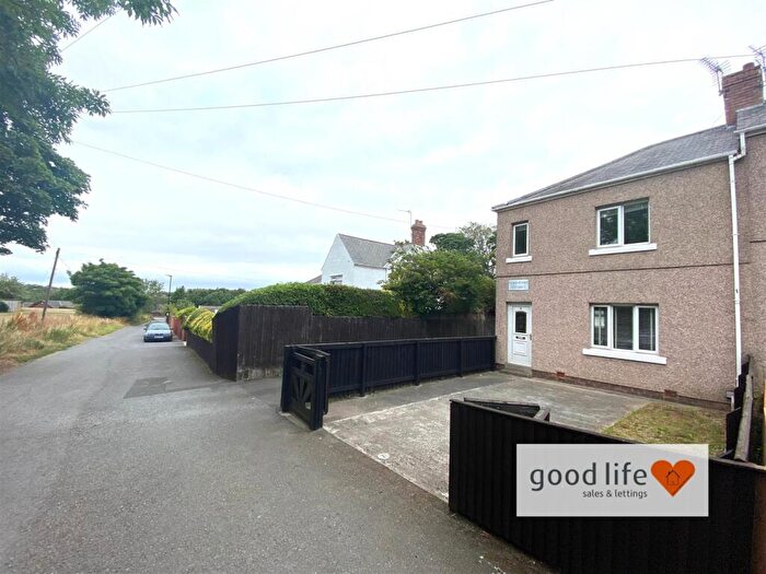 2 Bedroom End Of Terrace House For Sale In Claxheugh Cottages, South Hylton, Sunderland, SR4