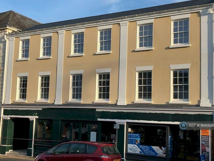 1 Bedroom Flat To Rent In Market Hill, Buckingham, MK18