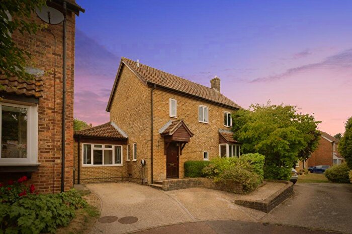 4 Bedroom Detached House For Sale In Ivar Gardens, Lychpit, Basingstoke, RG24