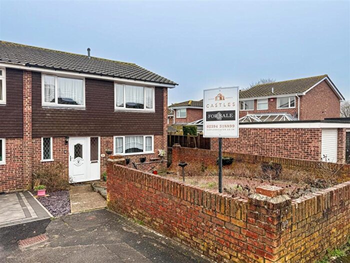 4 Bedroom End Of Terrace House For Sale In Jute Close, Portchester, PO16