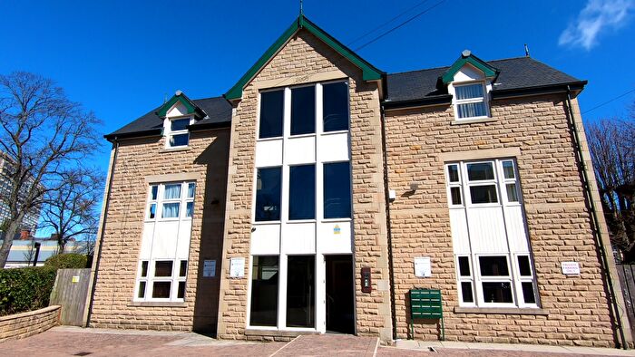 2 Bedroom Flat To Rent In Flat Aa, Broomgrove Crescent, Broomhill, S10