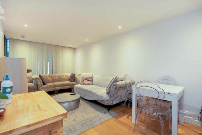 2 Bedroom Flat To Rent In Waterside Way, London, N17