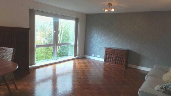 2 Bedroom Flat To Rent In Palatine Road, Manchester, M20